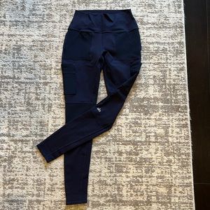 Alo Yoga Cargo leggings high waisted full length